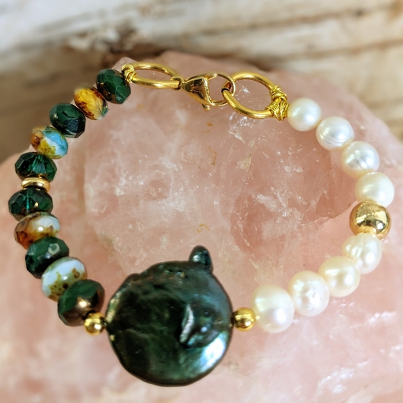Emerald Glass Beads & Natural Freshwater Pearls In Assymetrical Bracelet - Picture 3 of 5